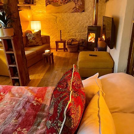 Jumilhac-le-Grand Delightful French Rustic Studio מראה חיצוני תמונה