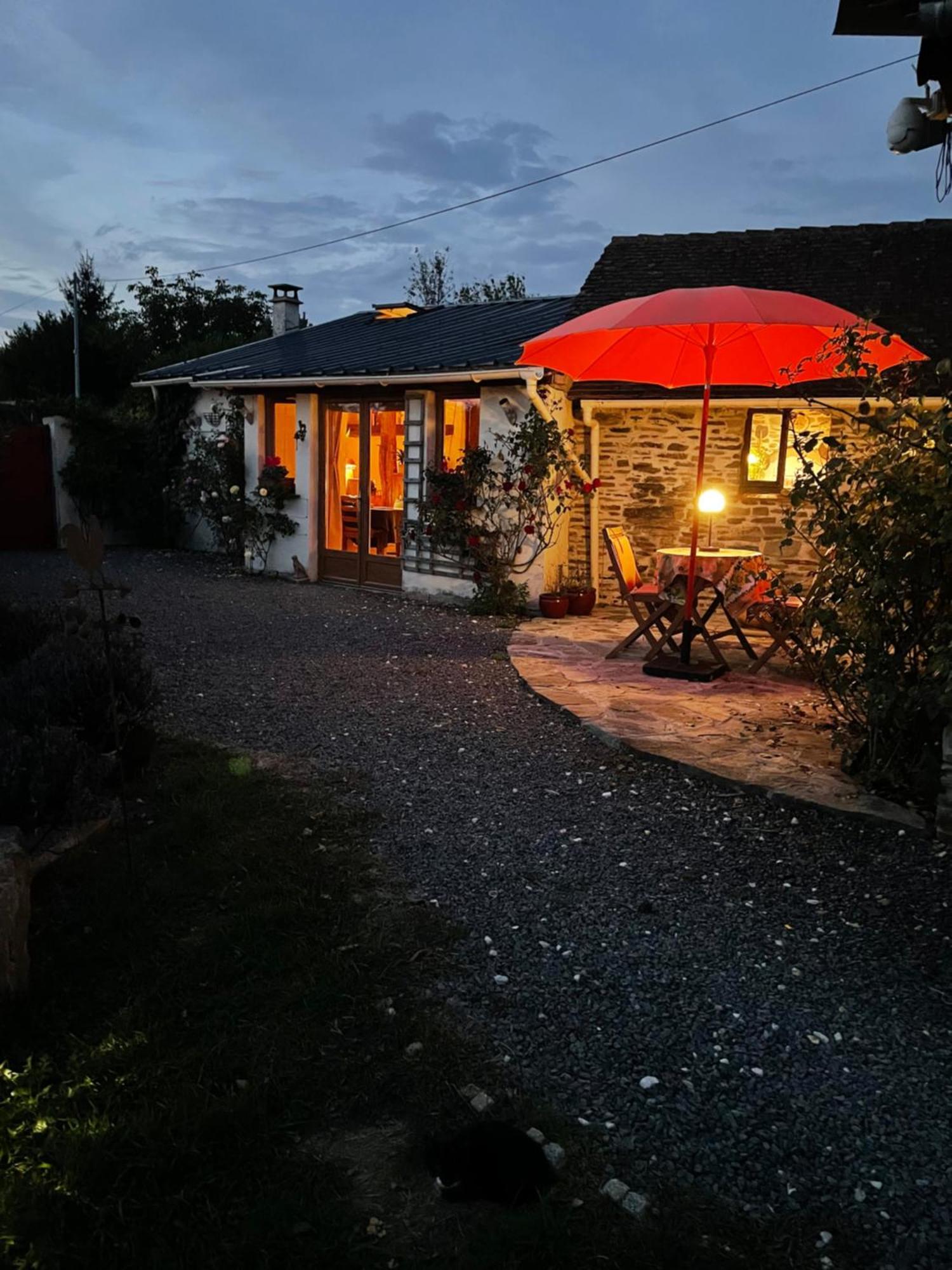 Jumilhac-le-Grand Delightful French Rustic Studio מראה חיצוני תמונה